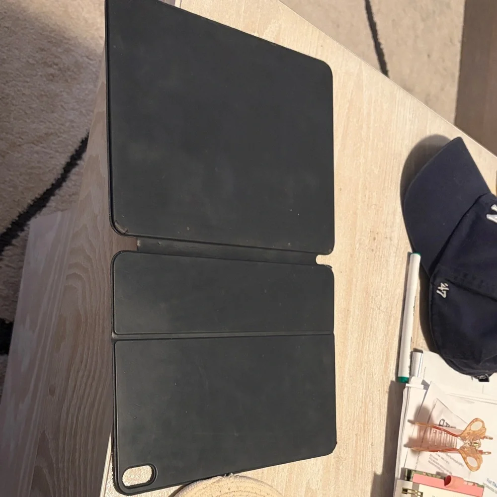 Apple Smart Keyboard 11